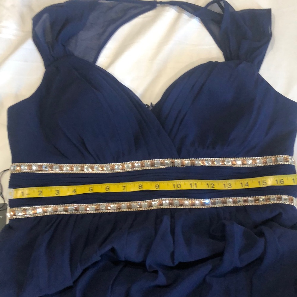 ❤️HOST PICK❤️Beautiful Elegant Evening Dress - Picture 10 of 15